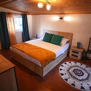 Grandpa House-attic App 4 Appartement